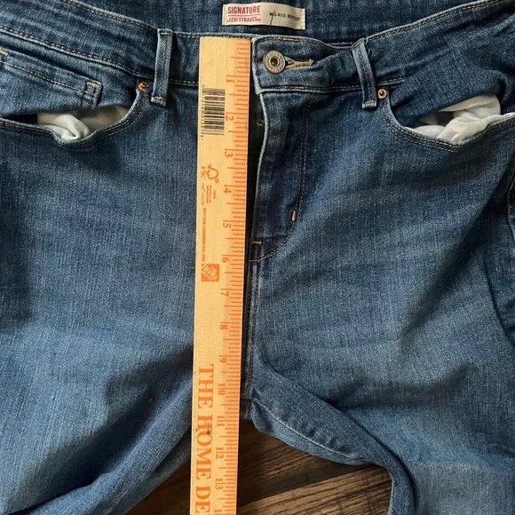 Levis Classic Boot Cut Jeans Women's Size 14 Medium Wash Blue Mid-Rise Stretch - Picture 6 of 9